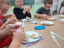 b_1024_768_0_00_images_2023_2024_KAWA_Kanapki_395690743_794437215817562_567309569994953233_n